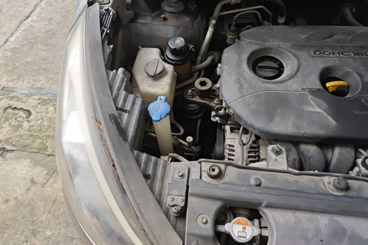 Used Hyundai ix35 2013 2.0L Automatic Two-Wheel Drive Smart GLS China IV Standard Engine Bay Right