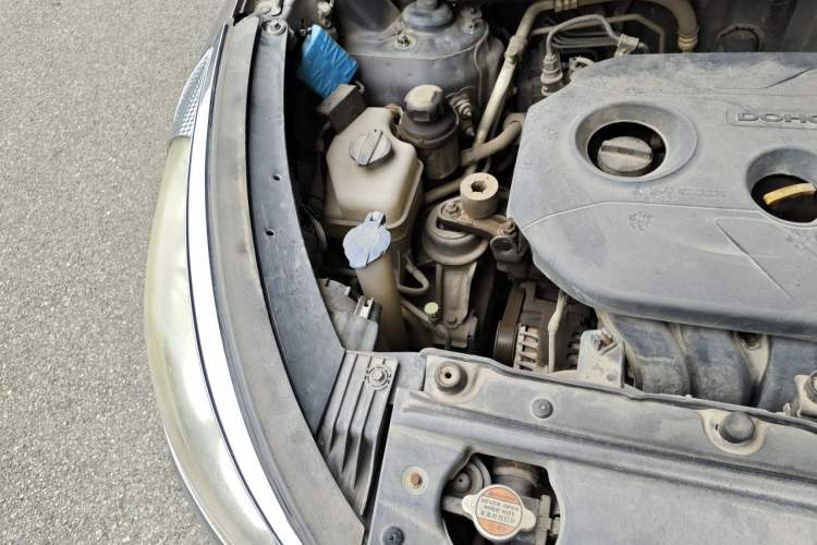 Used Hyundai ix35 2013 2.0L Automatic Two-Wheel Drive Smart GLS China IV Standard Engine Bay Right