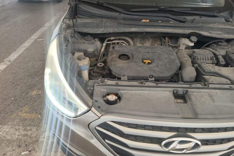 Used Hyundai ix35 2013 2.0L Automatic Two-Wheel Drive Smart GLS China IV Standard Engine Bay Right