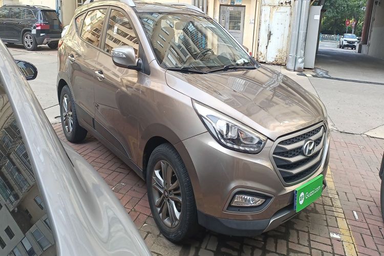 Used Hyundai ix35 2013 2.0L Automatic Two-Wheel Drive Smart GLS China IV Standard Front Right 45 Deg