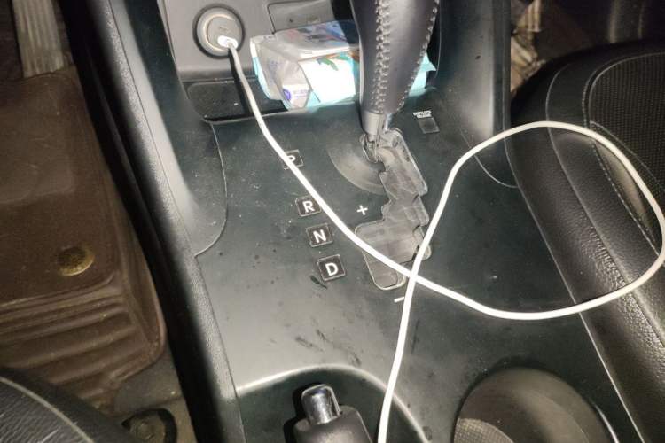 Used Hyundai ix35 2013 2.0L Automatic Two-Wheel Drive Smart GLS China IV Standard Gear Lever