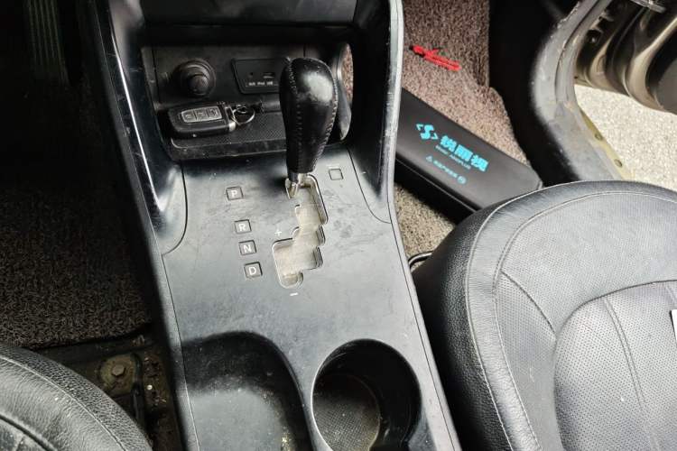 Used Hyundai ix35 2013 2.0L Automatic Two-Wheel Drive Smart GLS China IV Standard Gear Lever