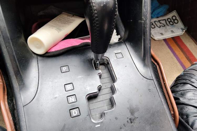 Used Hyundai ix35 2013 2.0L Automatic Two-Wheel Drive Smart GLS China IV Standard Gear Lever