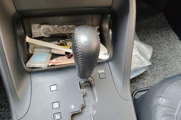 Used Hyundai ix35 2013 2.0L Automatic Two-Wheel Drive Smart GLS China IV Standard Gear Lever