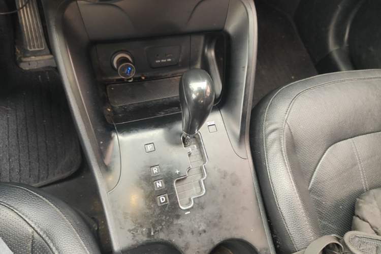 Used Hyundai ix35 2013 2.0L Automatic Two-Wheel Drive Smart GLS China V Standard Gear Lever