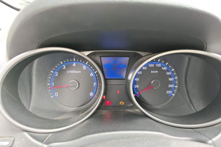 Used Hyundai ix35 2013 2.0L Automatic Two-Wheel Drive Smart GLS China IV Standard Instrument Cluster