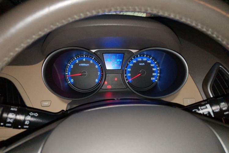 Used Hyundai ix35 2013 2.0L Automatic Two-Wheel Drive Smart GLS China IV Standard Instrument Cluster