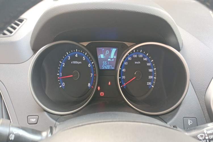 Used Hyundai ix35 2013 2.0L Automatic Two-Wheel Drive Smart GLS China IV Standard Instrument Cluster