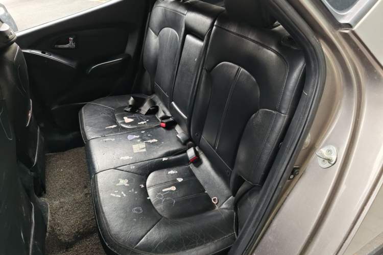 Used Hyundai ix35 2013 2.0L Automatic Two-Wheel Drive Smart GLS China IV Standard Left Rear Seat
