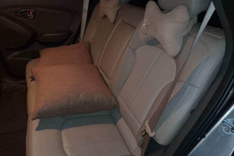 Used Hyundai ix35 2013 2.0L Automatic Two-Wheel Drive Smart GLS China IV Standard Left Rear Seat
