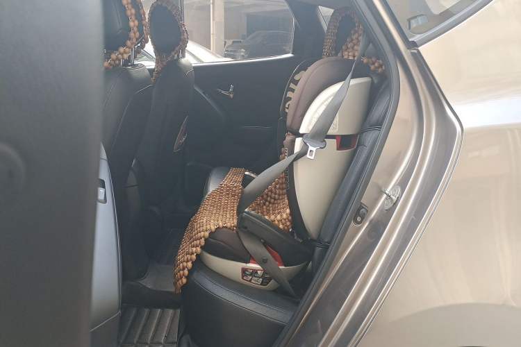 Used Hyundai ix35 2013 2.0L Automatic Two-Wheel Drive Smart GLS China IV Standard Left Rear Seat