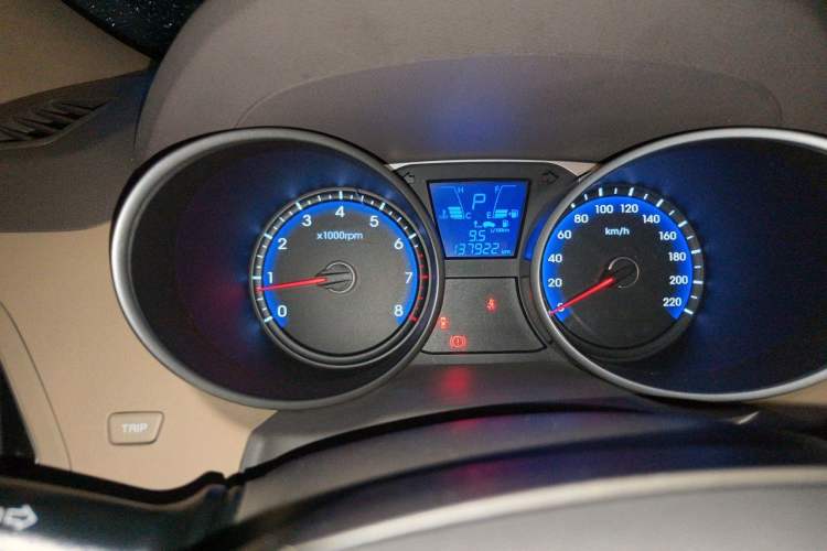 Used Hyundai ix35 2013 2.0L Automatic Two-Wheel Drive Smart GLS China IV Standard Odometer Close Up