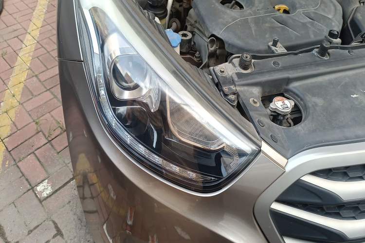 Used Hyundai ix35 2013 2.0L Automatic Two-Wheel Drive Smart GLS China IV Standard Right Front Headlight