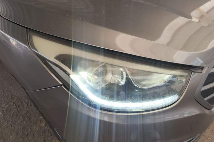 Used Hyundai ix35 2013 2.0L Automatic Two-Wheel Drive Smart GLS China IV Standard Right Front Headlight