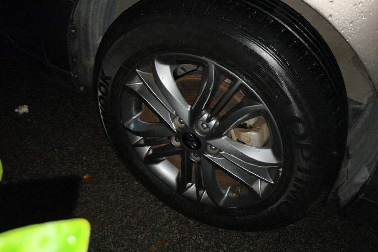 Used Hyundai ix35 2013 2.0L Automatic Two-Wheel Drive Smart GLS China IV Standard Right Front Wheel Hub