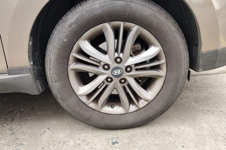 Used Hyundai ix35 2013 2.0L Automatic Two-Wheel Drive Smart GLS China IV Standard Right Front Wheel Hub