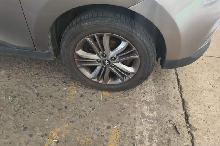 Used Hyundai ix35 2013 2.0L Automatic Two-Wheel Drive Smart GLS China IV Standard Right Front Wheel Hub