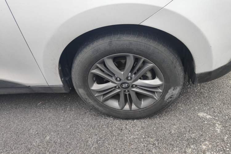 Used Hyundai ix35 2013 2.0L Automatic Two-Wheel Drive Smart GLS China V Standard Right Front Wheel Hub
