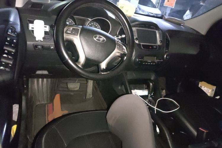 Used Hyundai ix35 2013 2.0L Automatic Two-Wheel Drive Smart GLS China IV Standard Steering Wheel