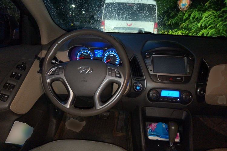 Used Hyundai ix35 2013 2.0L Automatic Two-Wheel Drive Smart GLS China IV Standard Steering Wheel