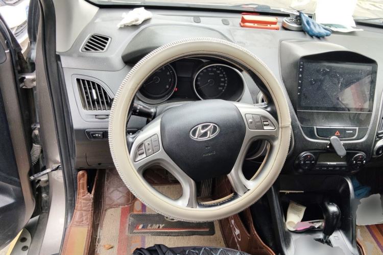 Used Hyundai ix35 2013 2.0L Automatic Two-Wheel Drive Smart GLS China IV Standard Steering Wheel