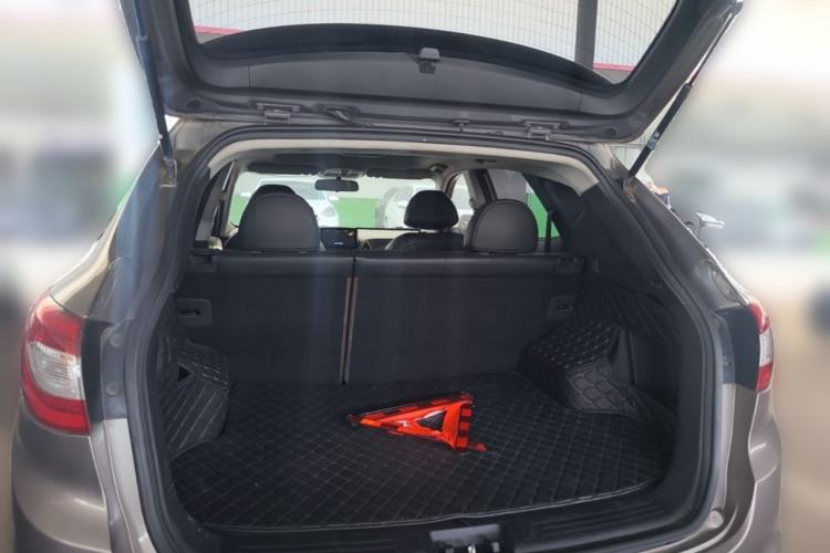 Used Hyundai ix35 2013 2.0L Automatic Two-Wheel Drive Smart GLS China IV Standard Trunk