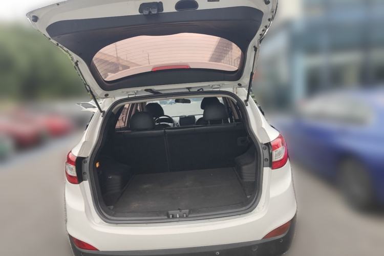 Used Hyundai ix35 2013 2.0L Automatic Two-Wheel Drive Smart GLS China V Standard Trunk
