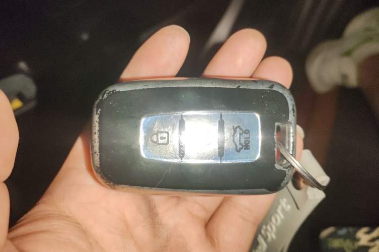 Used Hyundai ix35 2013 2.0L Automatic Two-Wheel Drive Smart GLS China IV Standard Vehicle Key