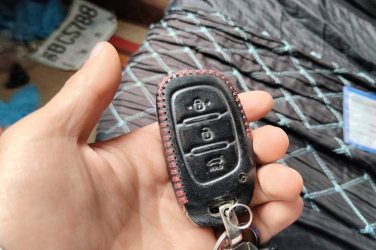 Used Hyundai ix35 2013 2.0L Automatic Two-Wheel Drive Smart GLS China IV Standard Vehicle Key
