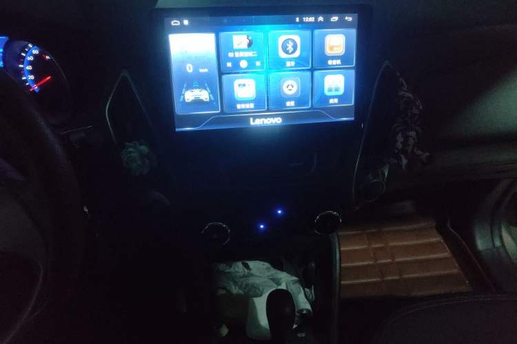 Used Hyundai ix35 2013 2.0L Automatic 2WD Comfort GL China IV Standard Audio And AC Panel