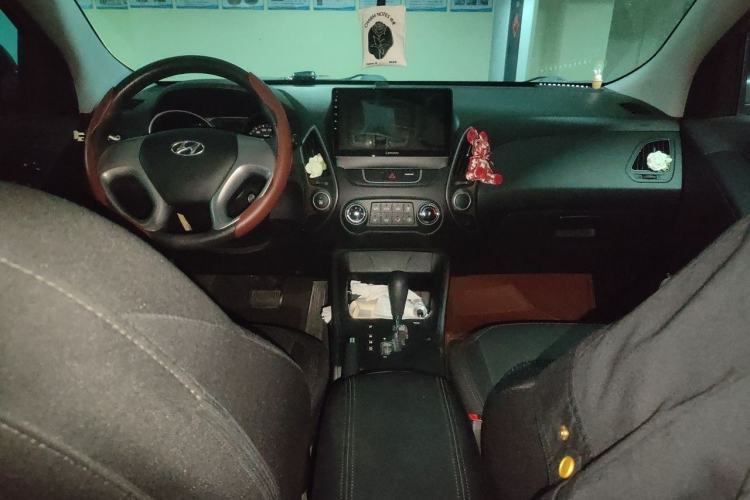 Used Hyundai ix35 2013 2.0L Automatic 2WD Comfort GL China IV Standard Center Console