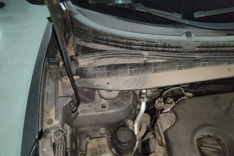 Used Hyundai ix35 2013 2.0L Automatic 2WD Comfort GL China IV Standard Engine Bay Right