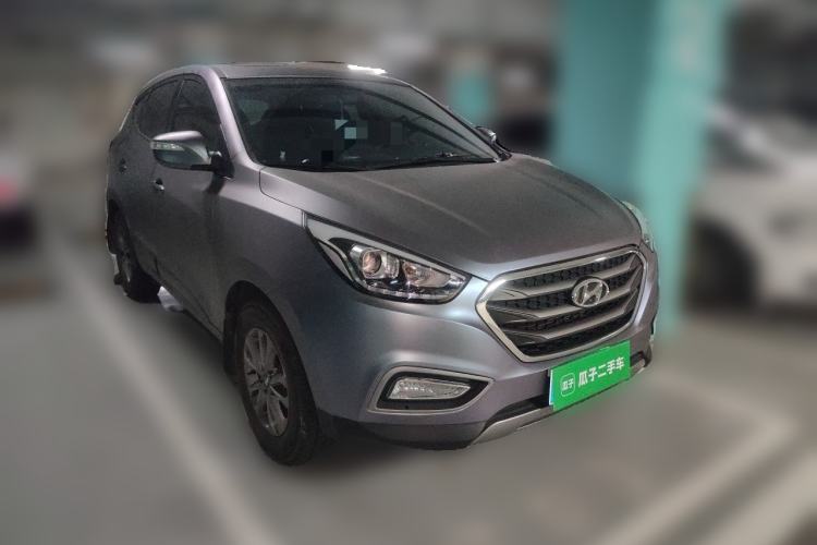 Used Hyundai ix35 2013 2.0L Automatic 2WD Comfort GL China IV Standard Front Right 45 Deg