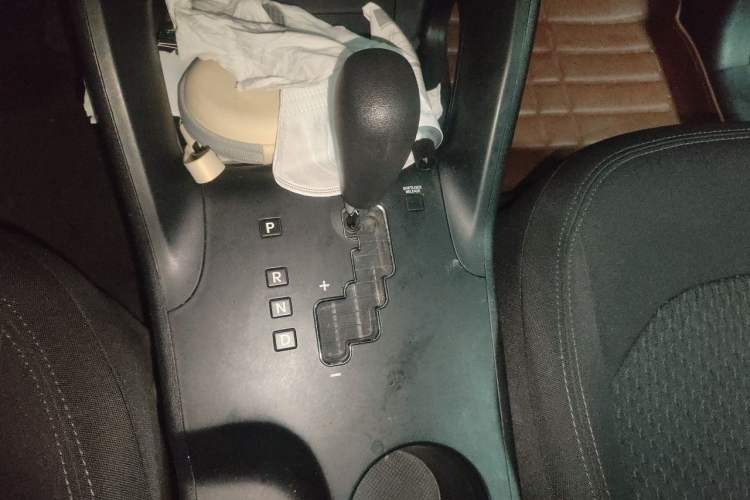 Used Hyundai ix35 2013 2.0L Automatic 2WD Comfort GL China IV Standard Gear Lever