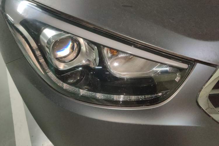 Used Hyundai ix35 2013 2.0L Automatic 2WD Comfort GL China IV Standard Right Front Headlight