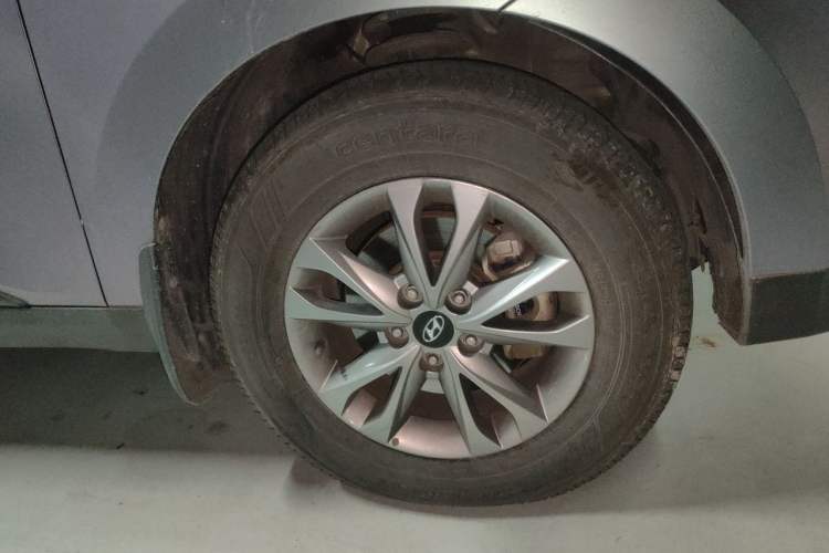 Used Hyundai ix35 2013 2.0L Automatic 2WD Comfort GL China IV Standard Right Front Wheel Hub