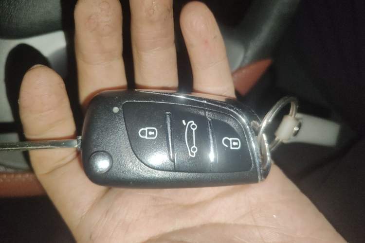 Used Hyundai ix35 2013 2.0L Automatic 2WD Comfort GL China IV Standard Vehicle Key