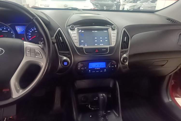 Used Hyundai ix35 2013 2.0L Automatic Two-Wheel Drive Smart GLS China IV Standard Audio And AC Panel
