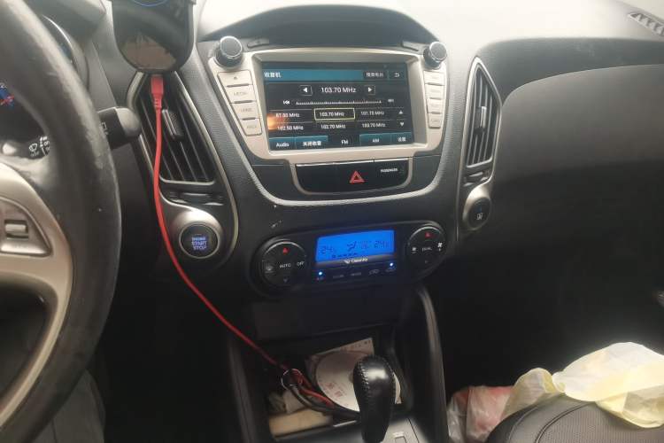 Used Hyundai ix35 2013 2.0L Automatic Two-Wheel Drive Smart GLS China IV Standard Audio And AC Panel