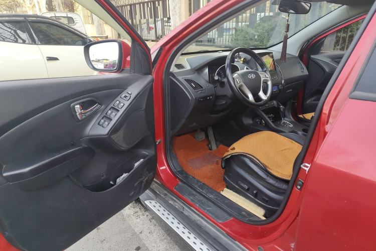 Used Hyundai ix35 2013 2.0L Automatic Two-Wheel Drive Smart GLS China IV Standard Driver Seat