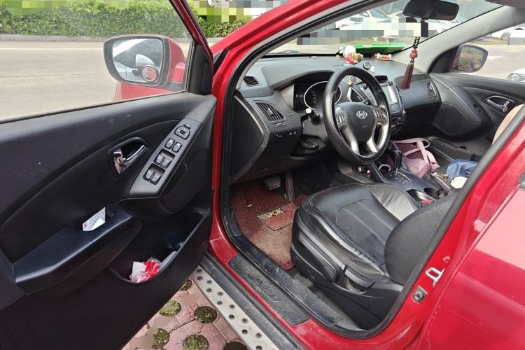 Used Hyundai ix35 2013 2.0L Automatic Two-Wheel Drive Smart GLS China IV Standard Driver Seat