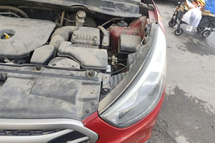 Used Hyundai ix35 2013 2.0L Automatic Two-Wheel Drive Smart GLS China IV Standard Engine Bay Left