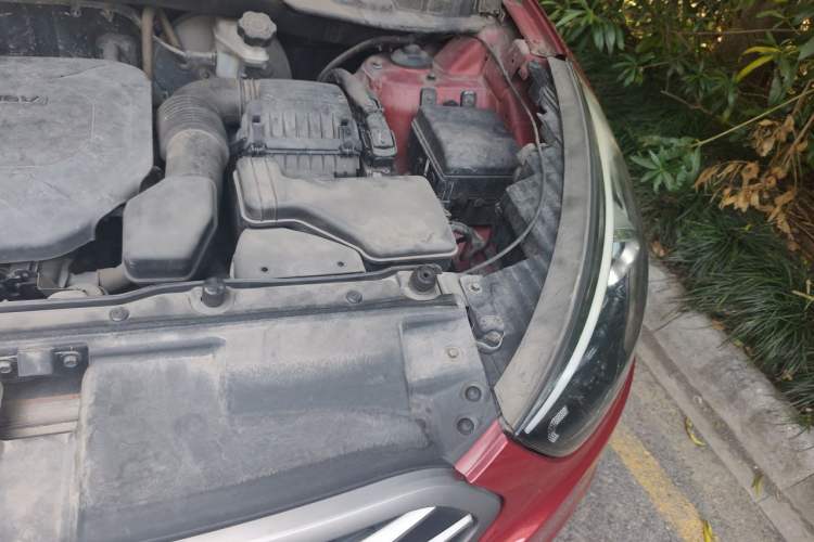 Used Hyundai ix35 2013 2.0L Automatic Two-Wheel Drive Smart GLS China V Standard Engine Bay Left
