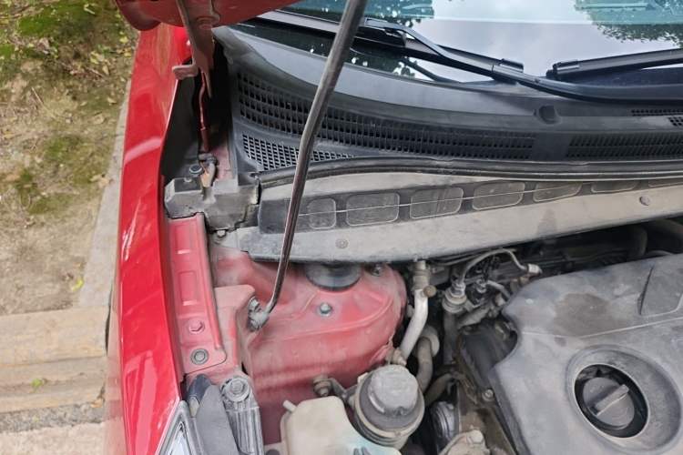 Used Hyundai ix35 2013 2.0L Automatic Two-Wheel Drive Smart GLS China IV Standard Engine Bay Right