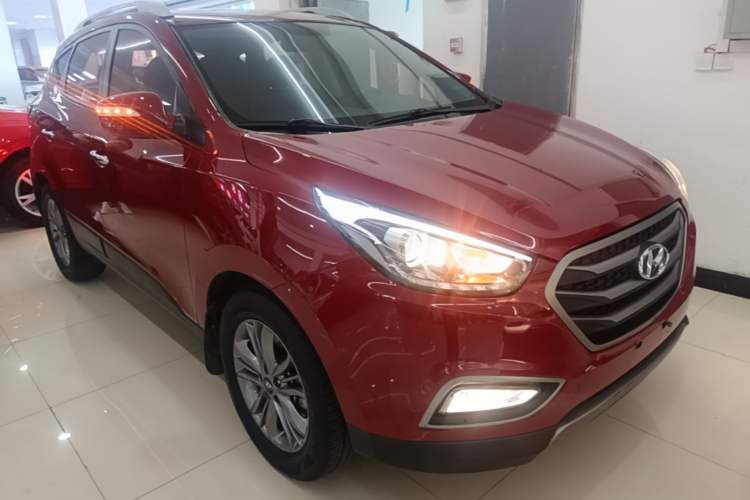 Used Hyundai ix35 2013 2.0L Automatic Two-Wheel Drive Smart GLS China IV Standard Front Right 45 Deg