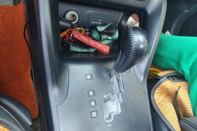 Used Hyundai ix35 2013 2.0L Automatic Two-Wheel Drive Smart GLS China IV Standard Gear Lever
