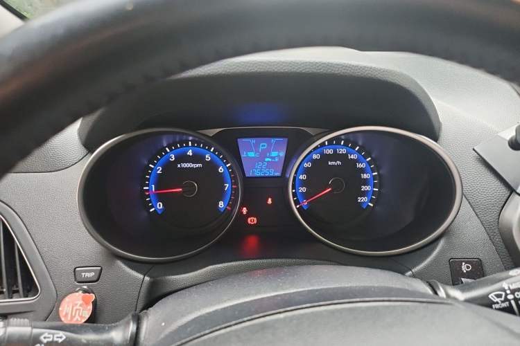Used Hyundai ix35 2013 2.0L Automatic Two-Wheel Drive Smart GLS China IV Standard Instrument Cluster