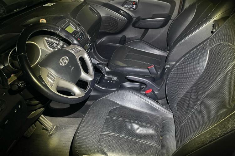 Used Hyundai ix35 2013 2.0L Automatic Two-Wheel Drive Smart GLS China IV Standard Interior 1