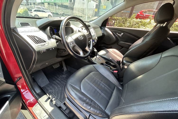 Used Hyundai ix35 2013 2.0L Automatic Two-Wheel Drive Smart GLS China IV Standard Interior 2