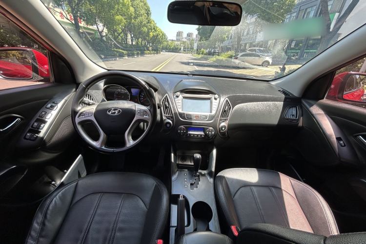 Used Hyundai ix35 2013 2.0L Automatic Two-Wheel Drive Smart GLS China IV Standard Interior 3